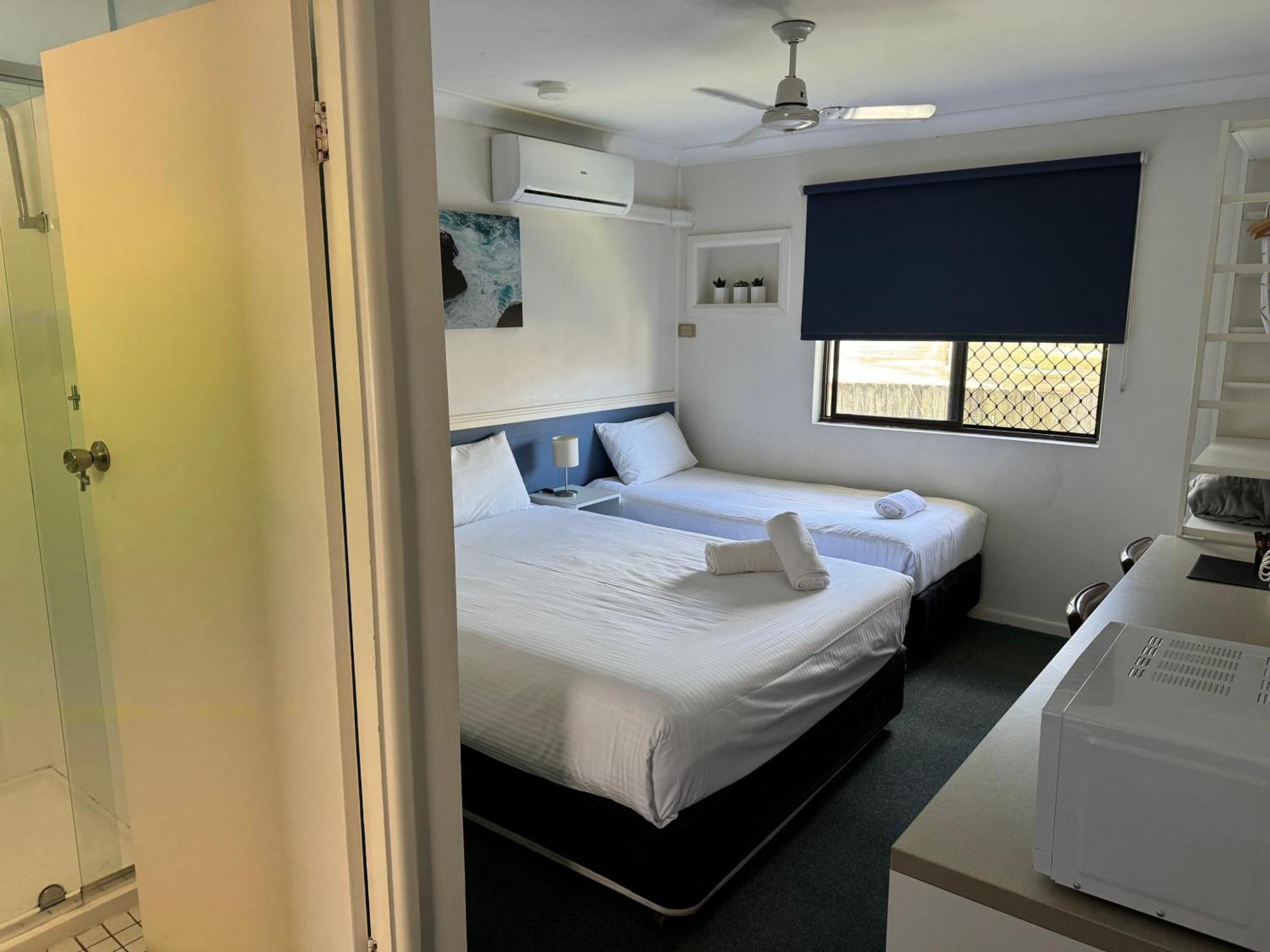 โทเรดอร์ โมเทล Motel คอฟฟ์ฮาร์เบอร์ ภายนอก รูปภาพ